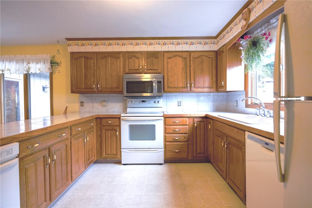 22 GROVE AVENUE Avenue