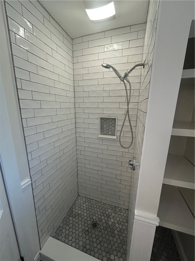 6 Gladding Court 1
