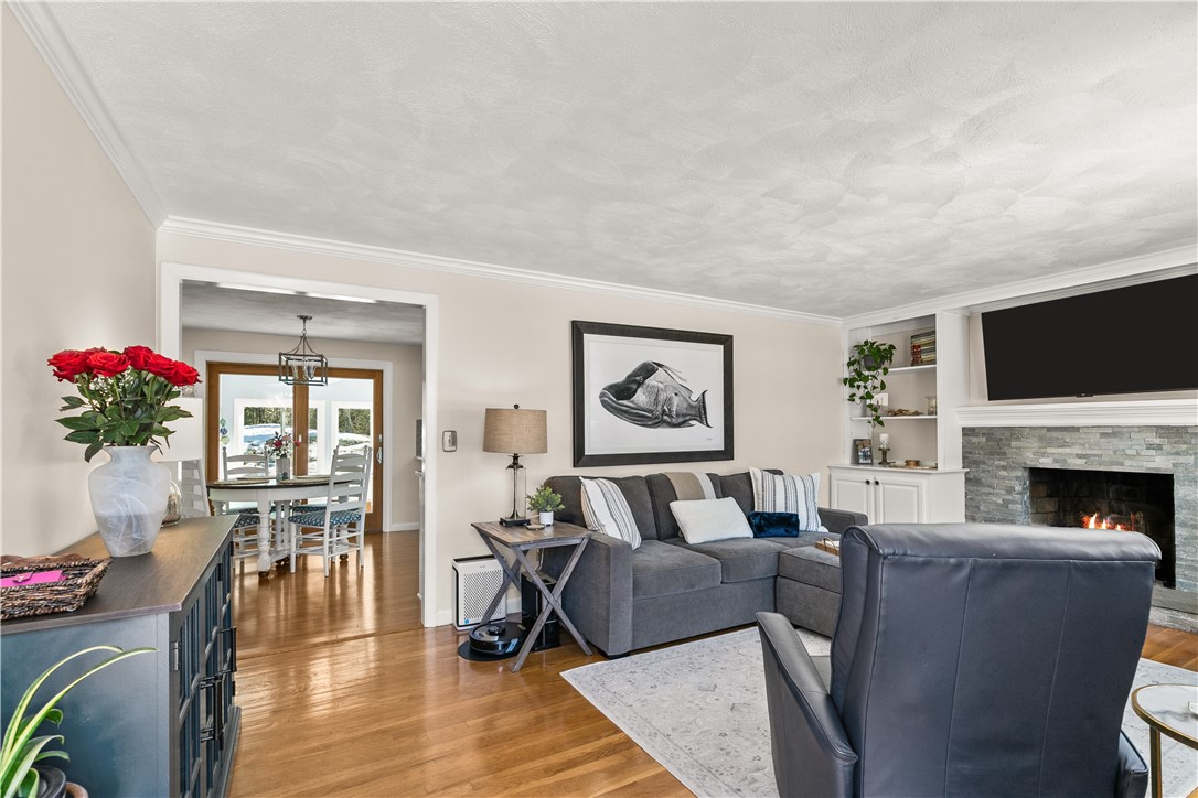 60 Knollwood Circle