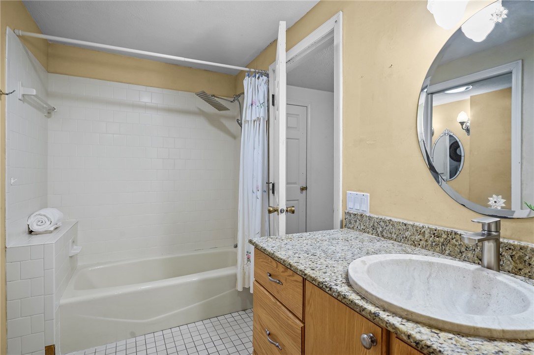 15 Nipmuc Trail A