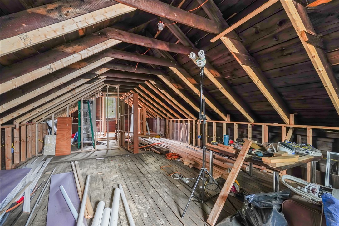 163 West Avenue