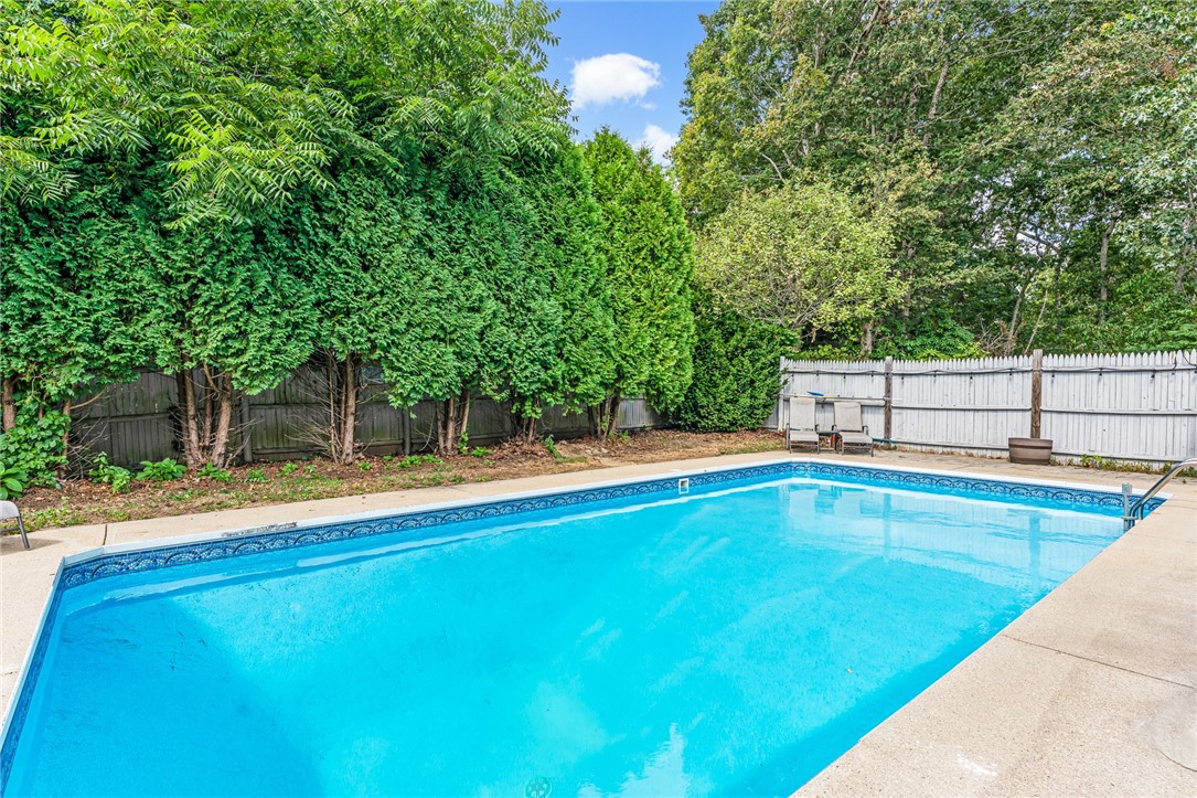 22 Colonial Drive