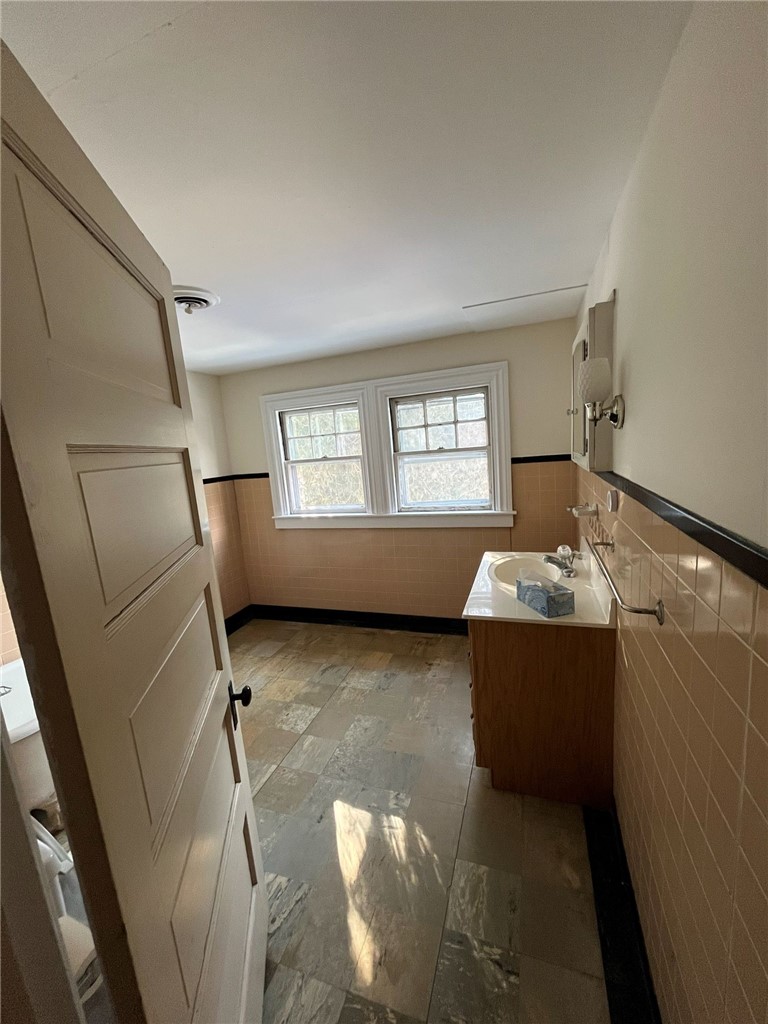 127 Longfellow Road