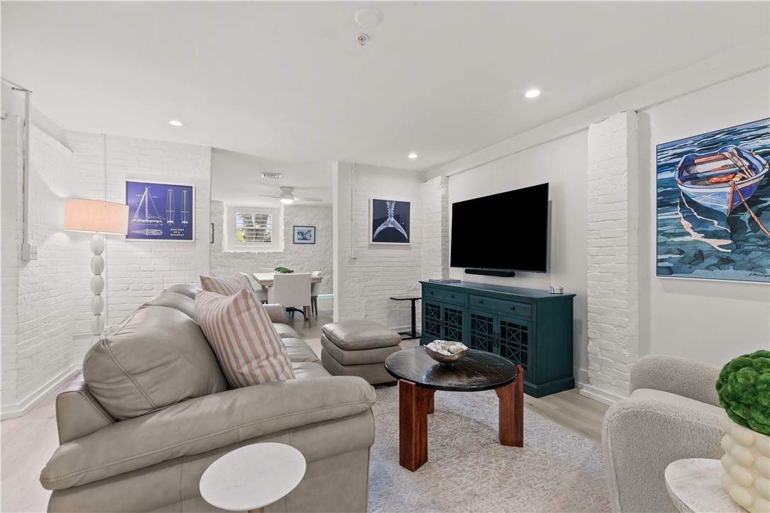 426 Spring Street B101