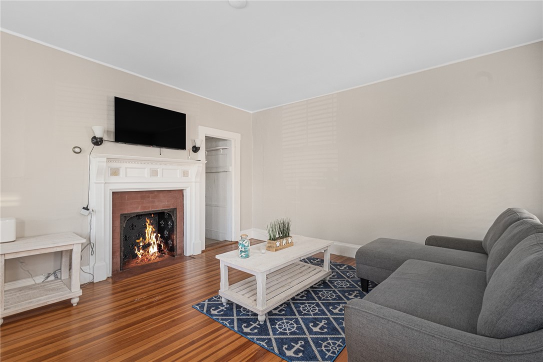 21 Spring Street 2