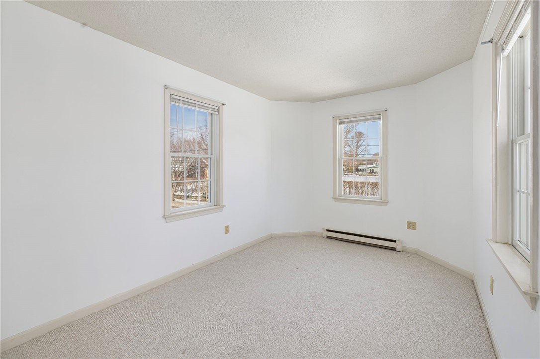 77 Narragansett Avenue