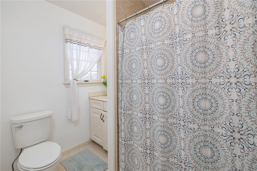 77 Narragansett Avenue