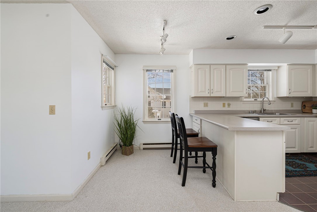 77 Narragansett Avenue