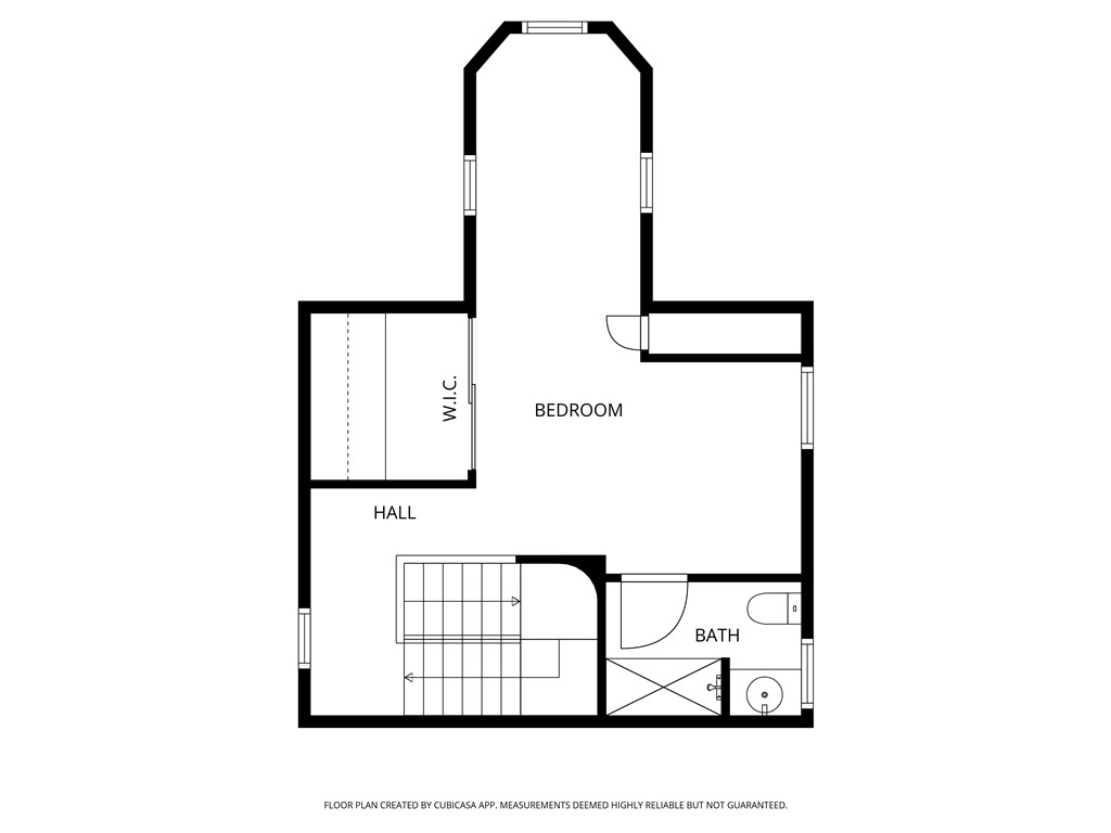 77 Narragansett Avenue