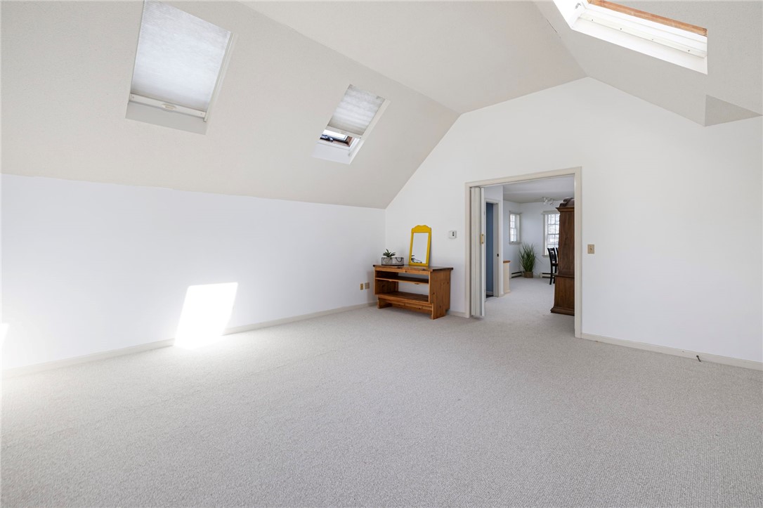 77 Narragansett Avenue