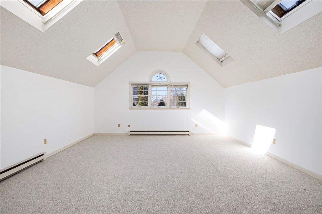 77 Narragansett Avenue