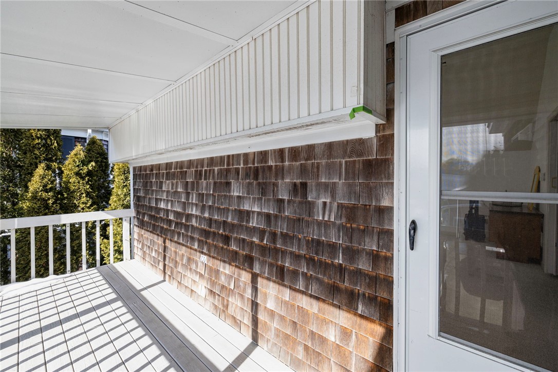 77 Narragansett Avenue