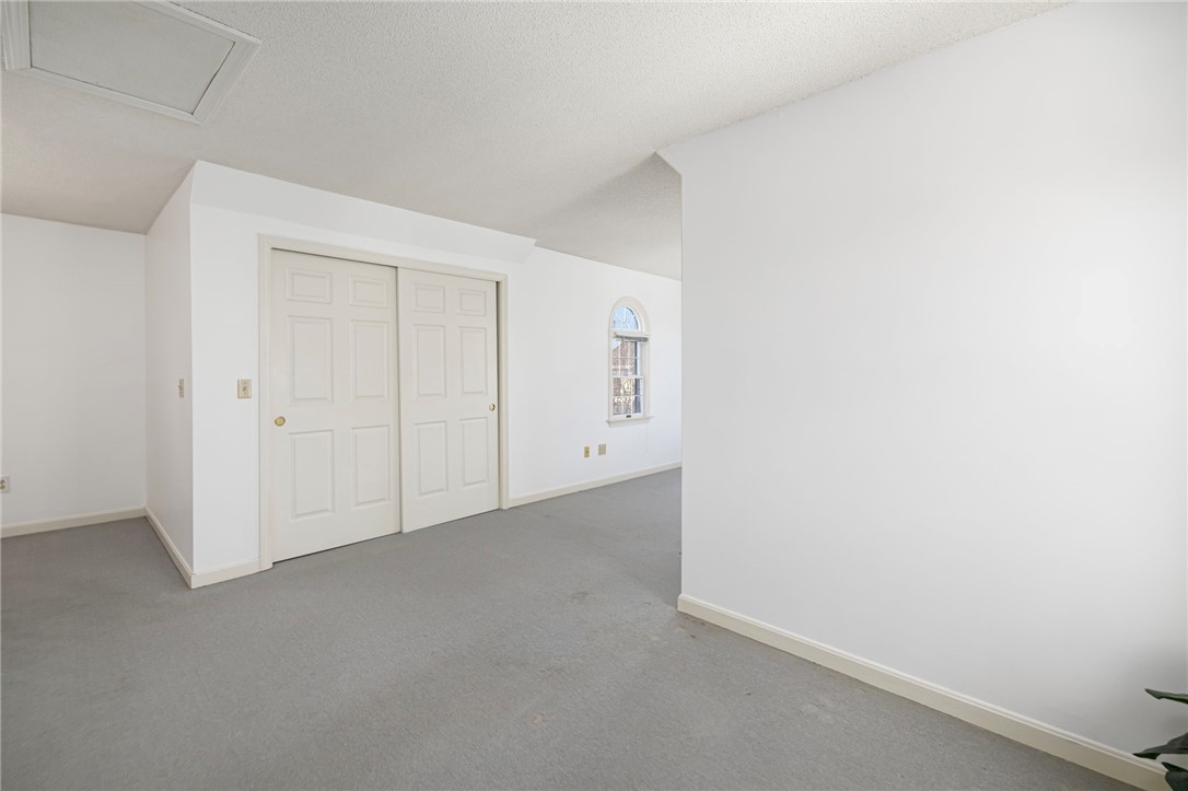 77 Narragansett Avenue