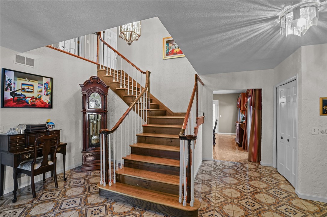 82 Mountain Laurel Drive