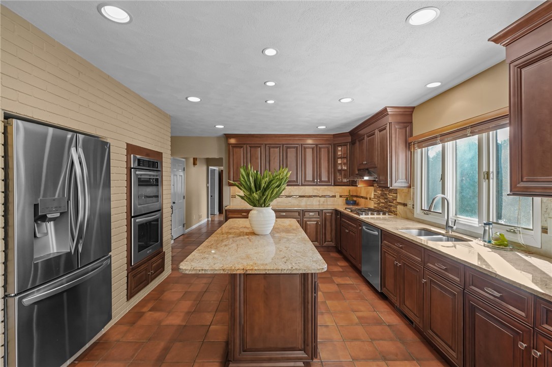 82 Mountain Laurel Drive