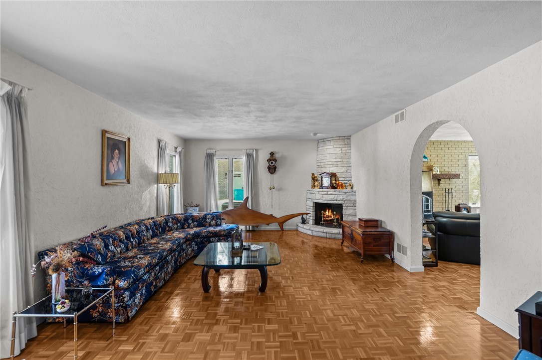 82 Mountain Laurel Drive