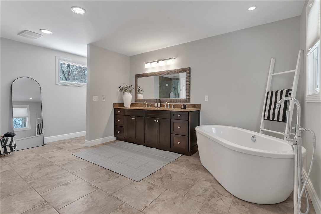 275 Meshanticut Valley Parkway