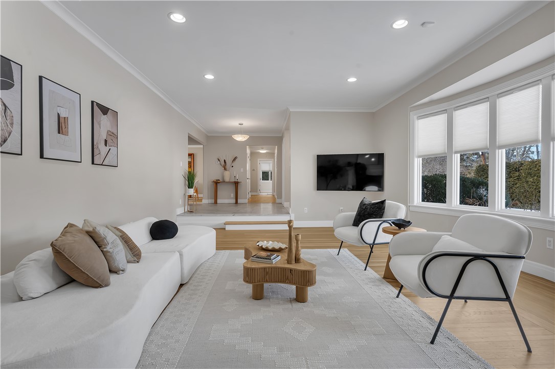 275 Meshanticut Valley Parkway