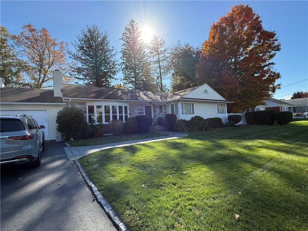 275 Meshanticut Valley Parkway