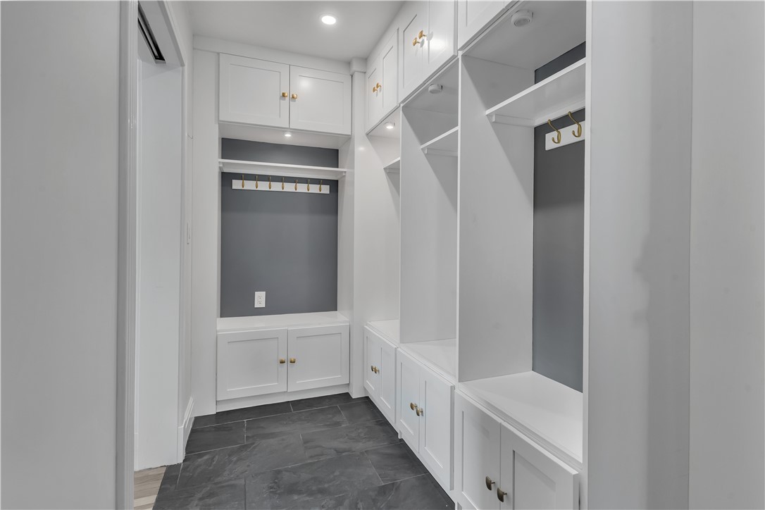 275 Meshanticut Valley Parkway