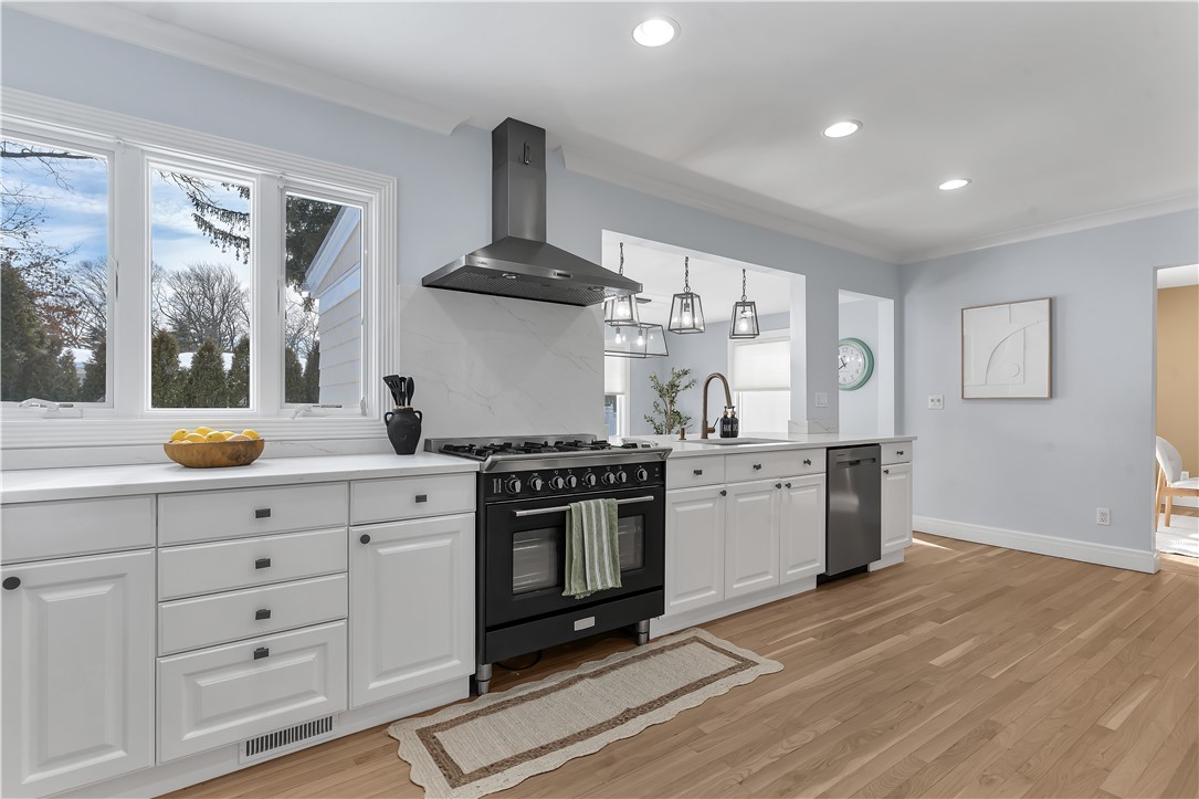 275 Meshanticut Valley Parkway