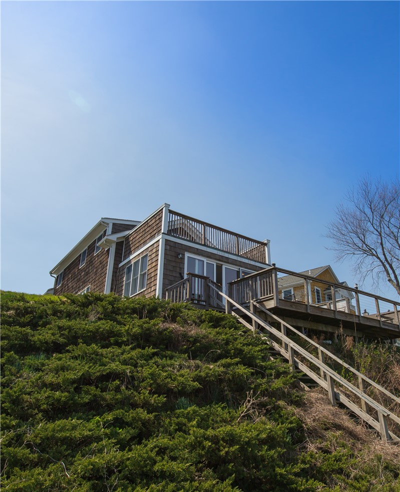 161 Narragansett Boulevard