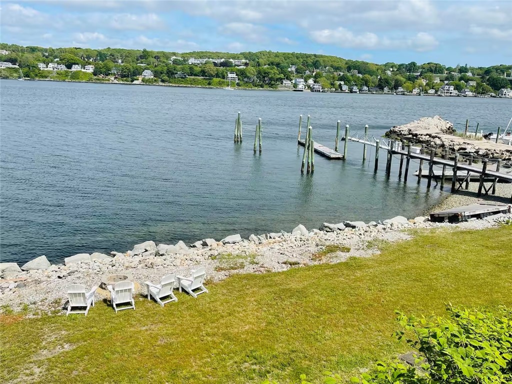 161 Narragansett Boulevard