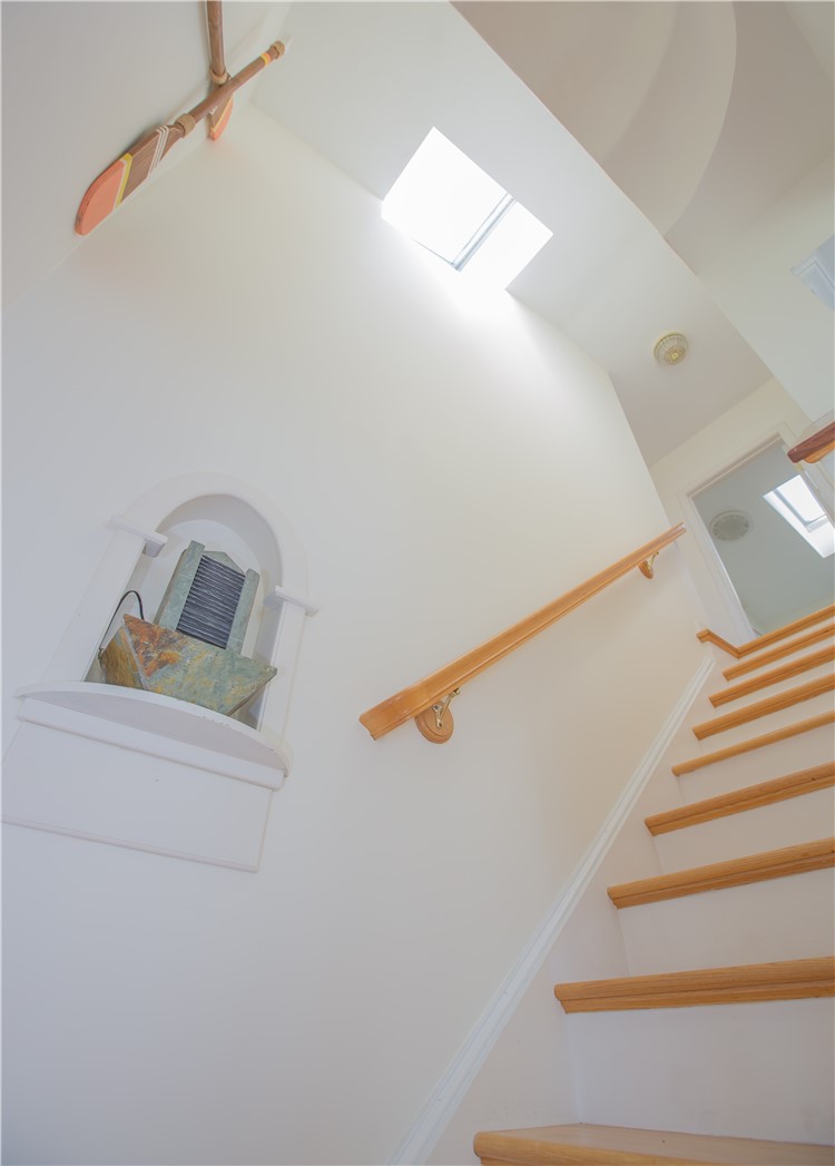 161 Narragansett Boulevard
