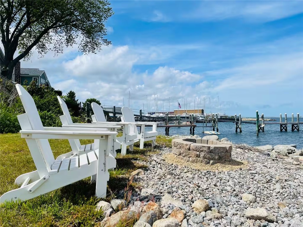161 Narragansett Boulevard