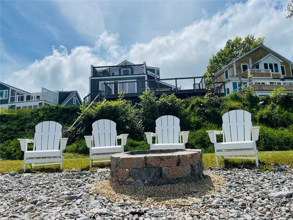 161 Narragansett Boulevard