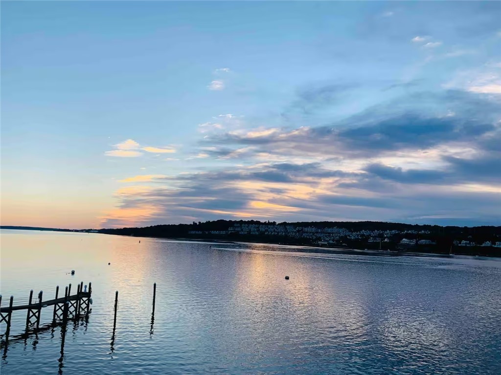 161 Narragansett Boulevard