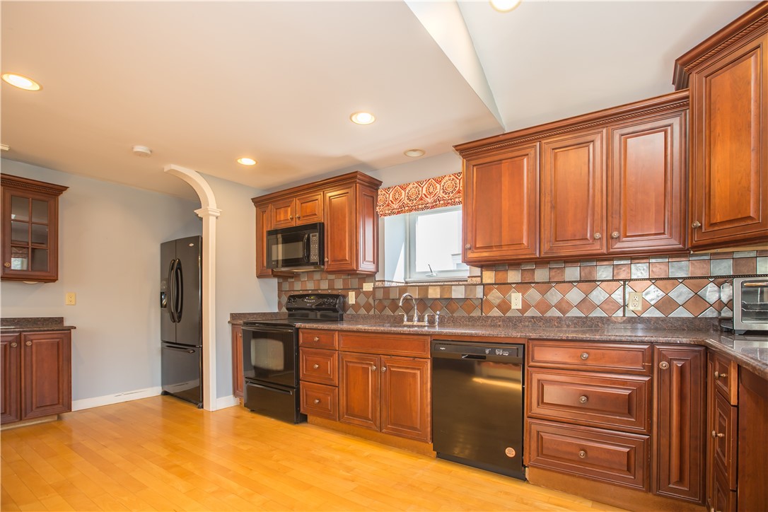 161 Narragansett Boulevard