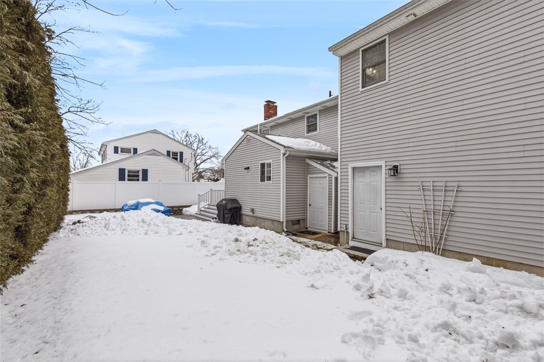 40 Weeden Avenue