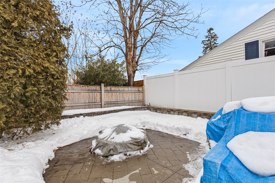 40 Weeden Avenue