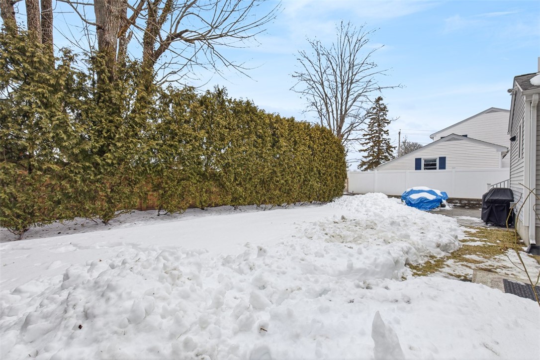 40 Weeden Avenue