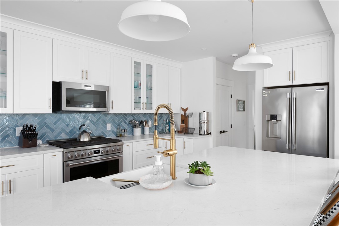 69 Connection Street