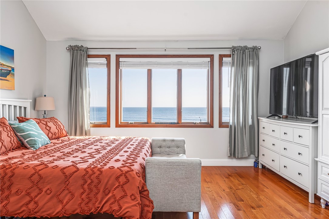 10 Pier Market Place 10