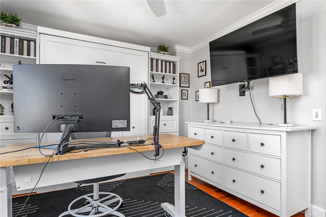 10 Pier Market Place 10