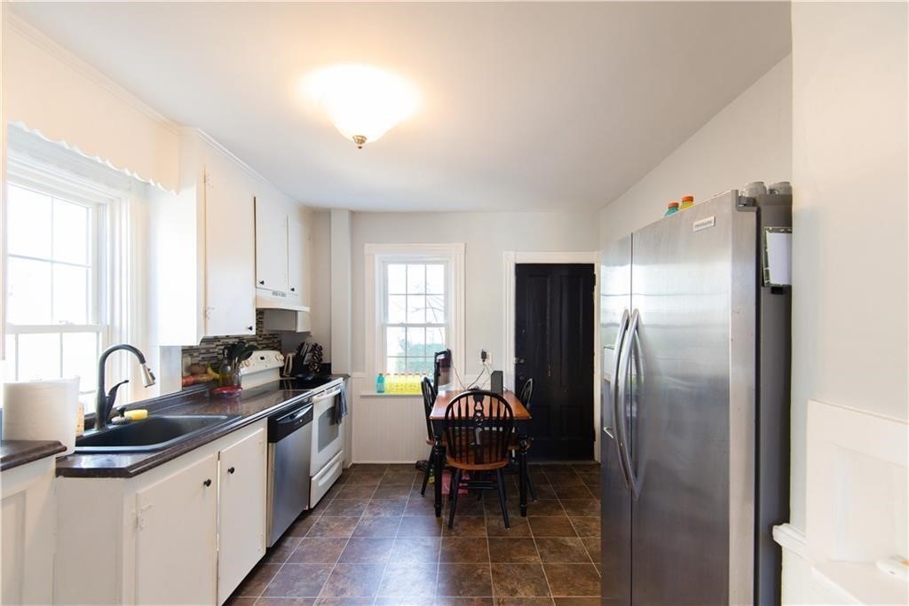 21 Congdon Avenue