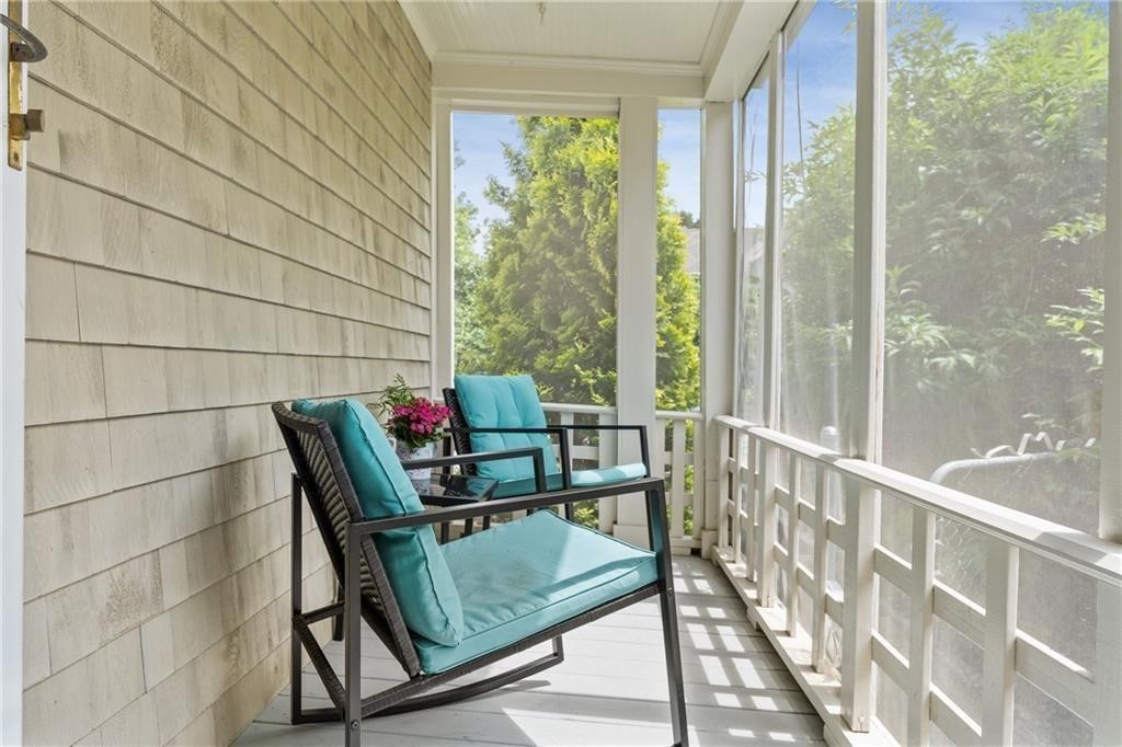 23 Pell Street