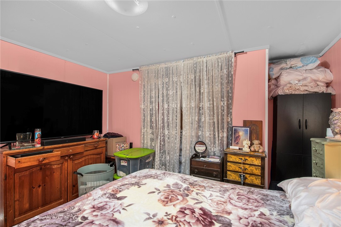 719 Forest Park