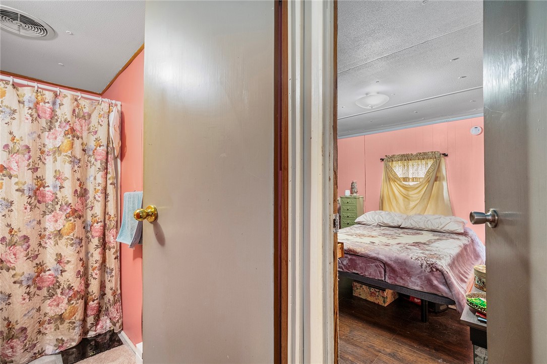 719 Forest Park