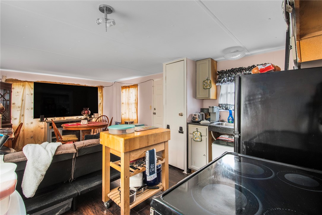 719 Forest Park