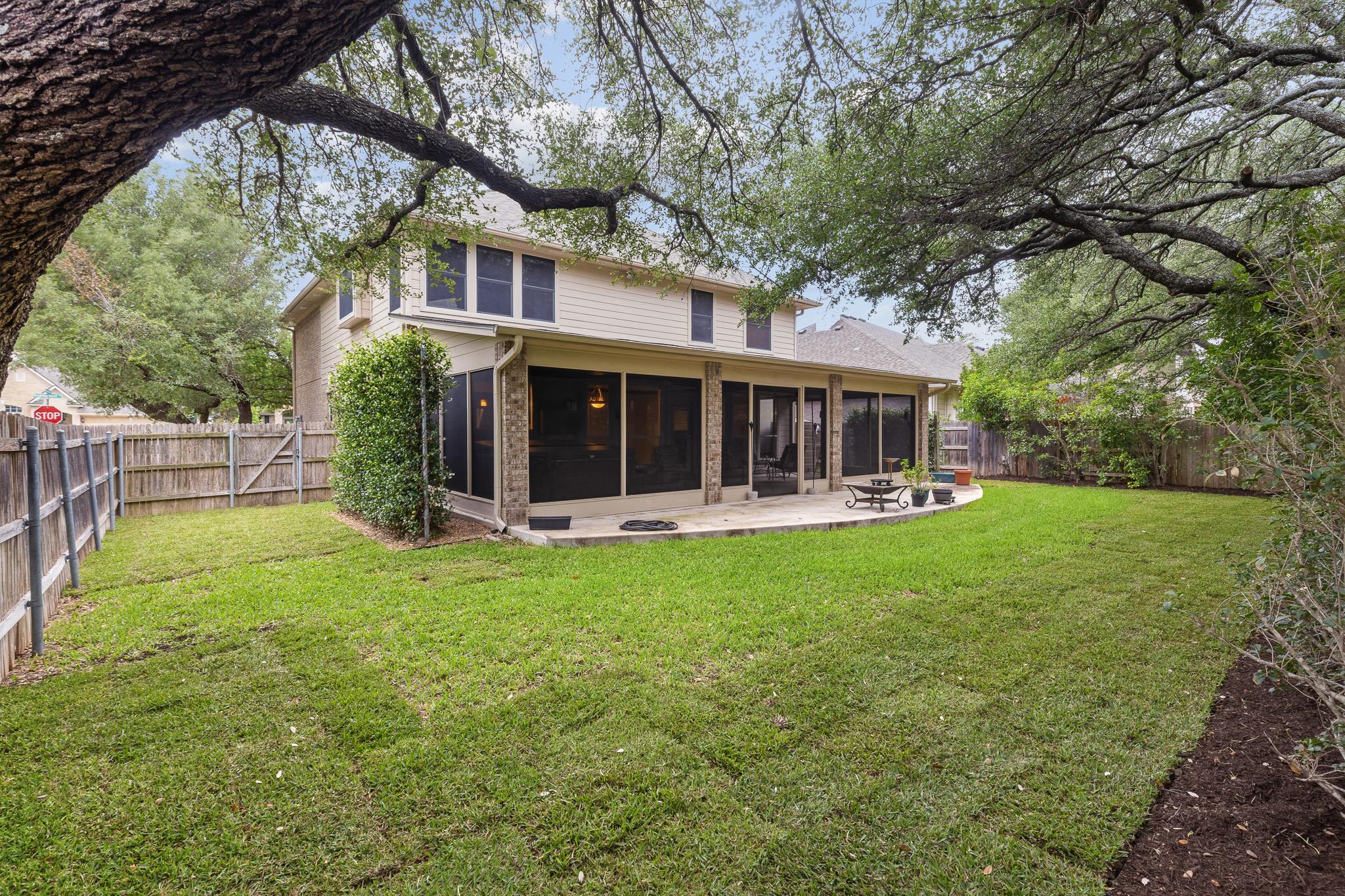 905 Brighton Bend LN