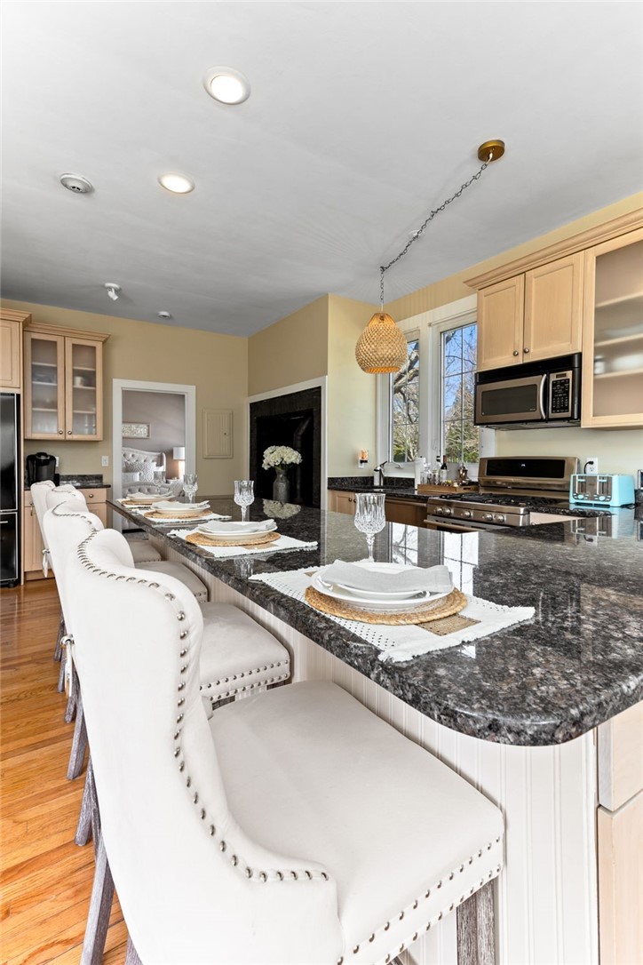 446 Bellevue Avenue 3