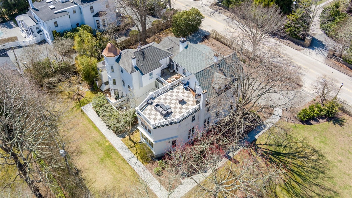 446 Bellevue Avenue 3