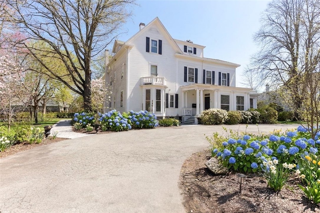 446 Bellevue Avenue 3