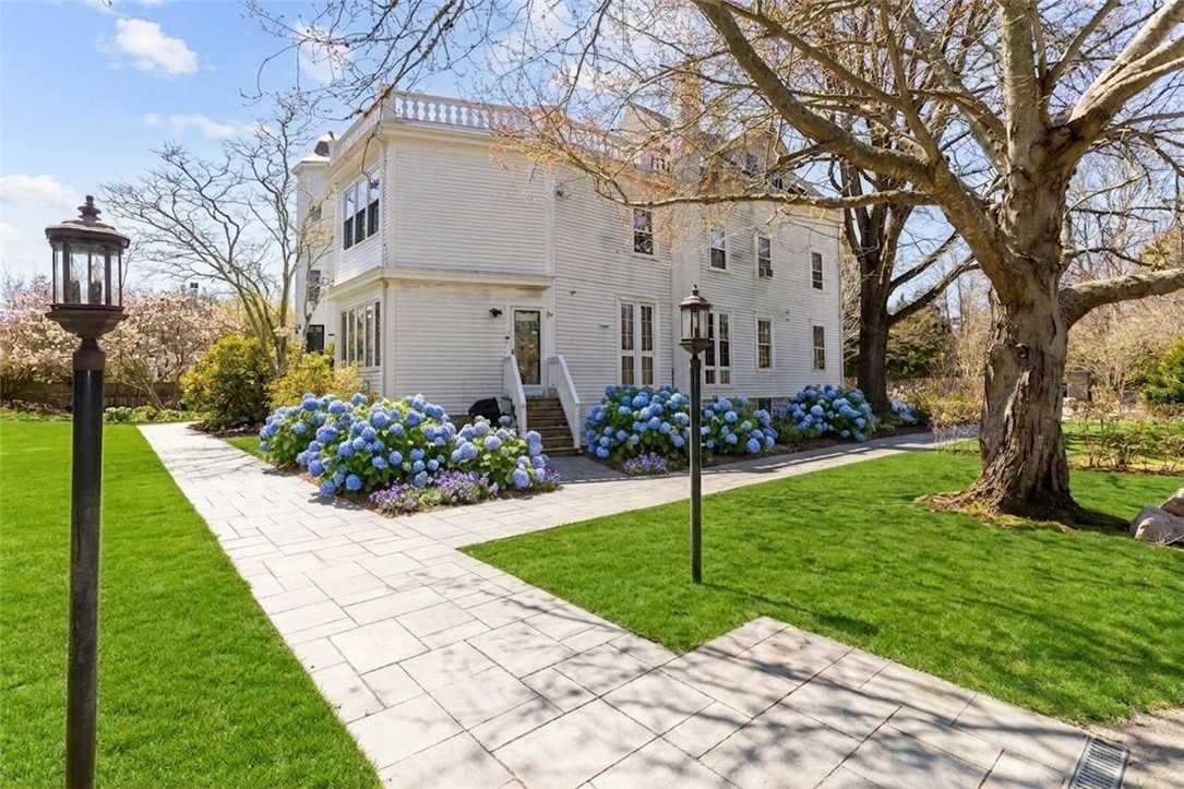 446 Bellevue Avenue 3