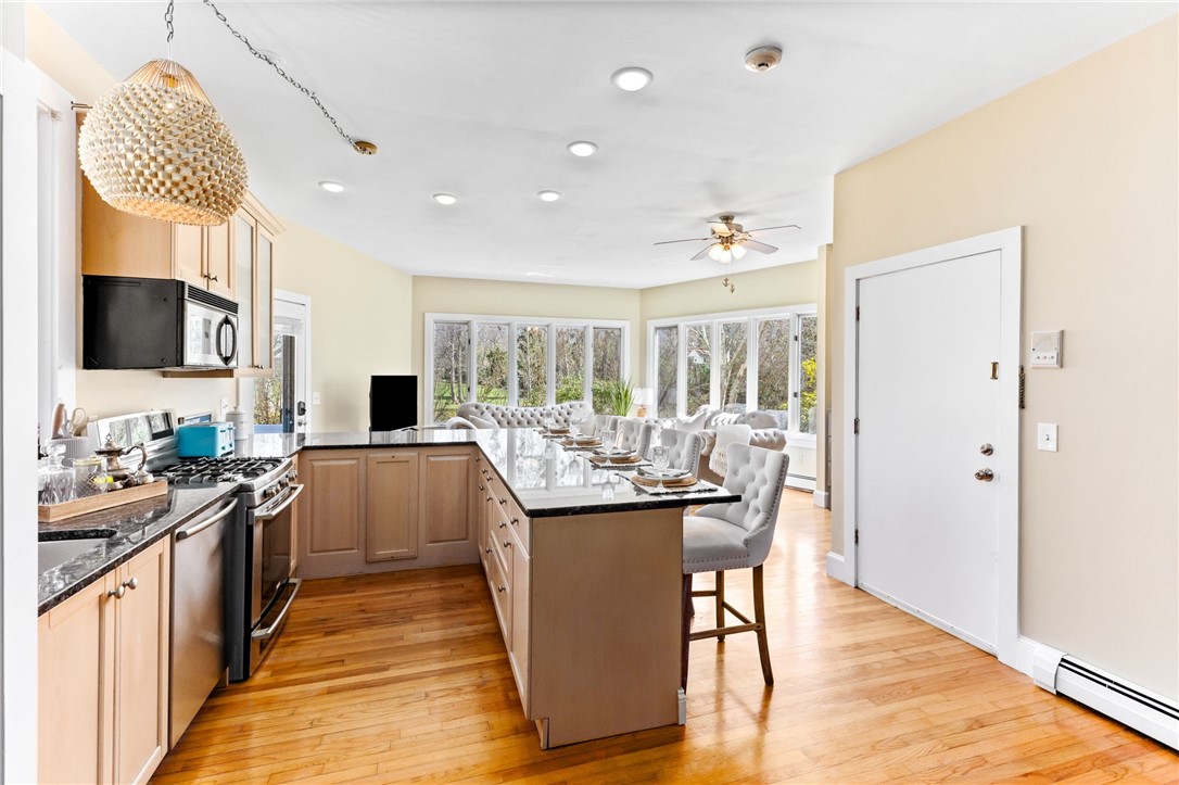 446 Bellevue Avenue 3