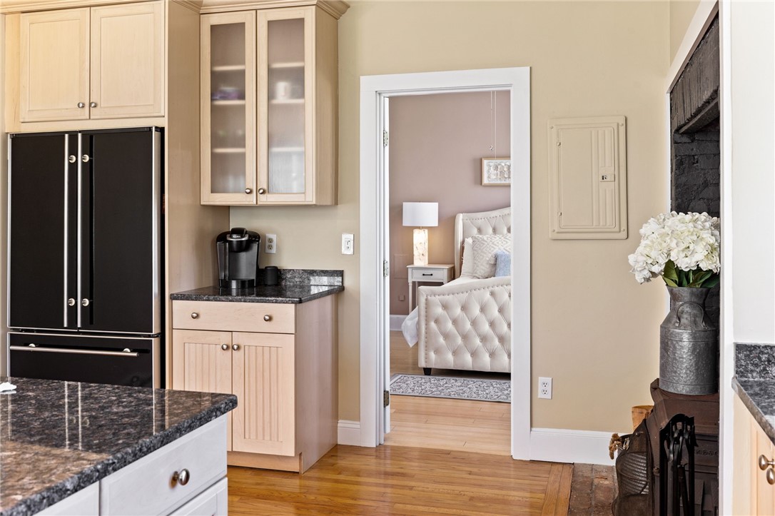 446 Bellevue Avenue 3